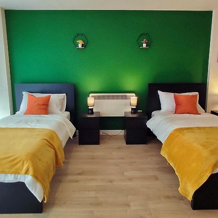 Duplex Apartment In Leeds With King Size Bed - Long Stay Rates Available Extérieur photo
