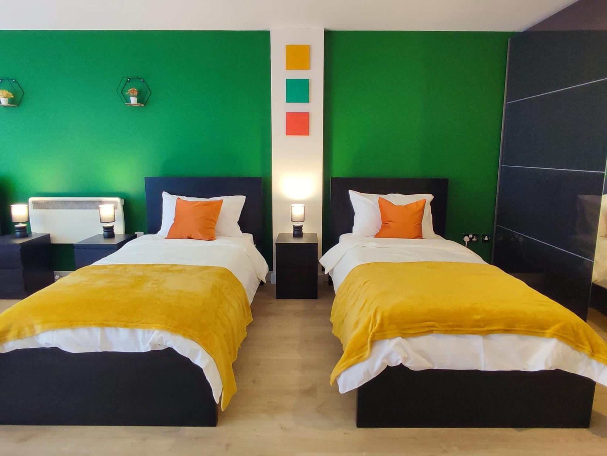 Duplex Apartment In Leeds With King Size Bed - Long Stay Rates Available Extérieur photo