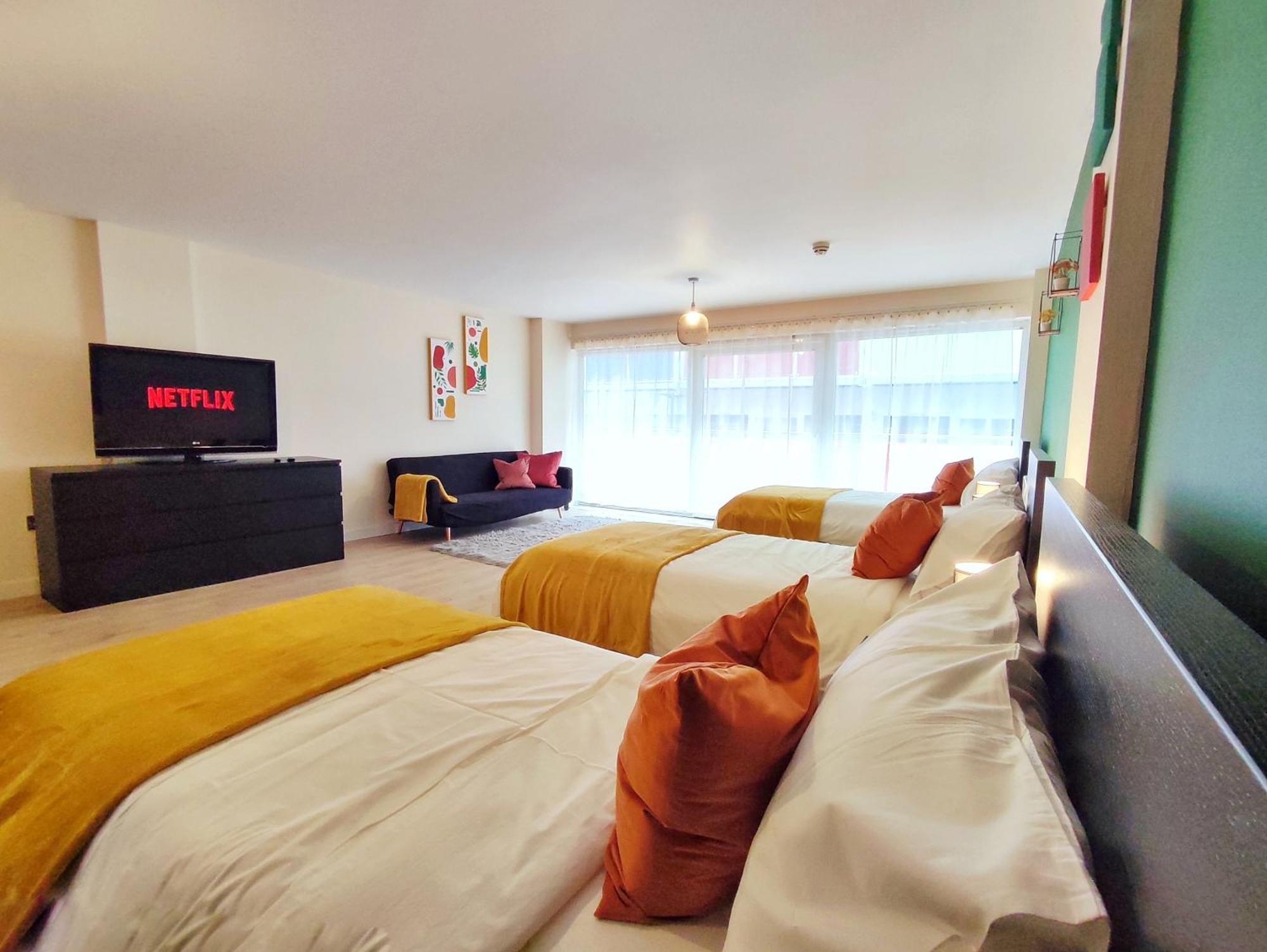 Duplex Apartment In Leeds With King Size Bed - Long Stay Rates Available Extérieur photo